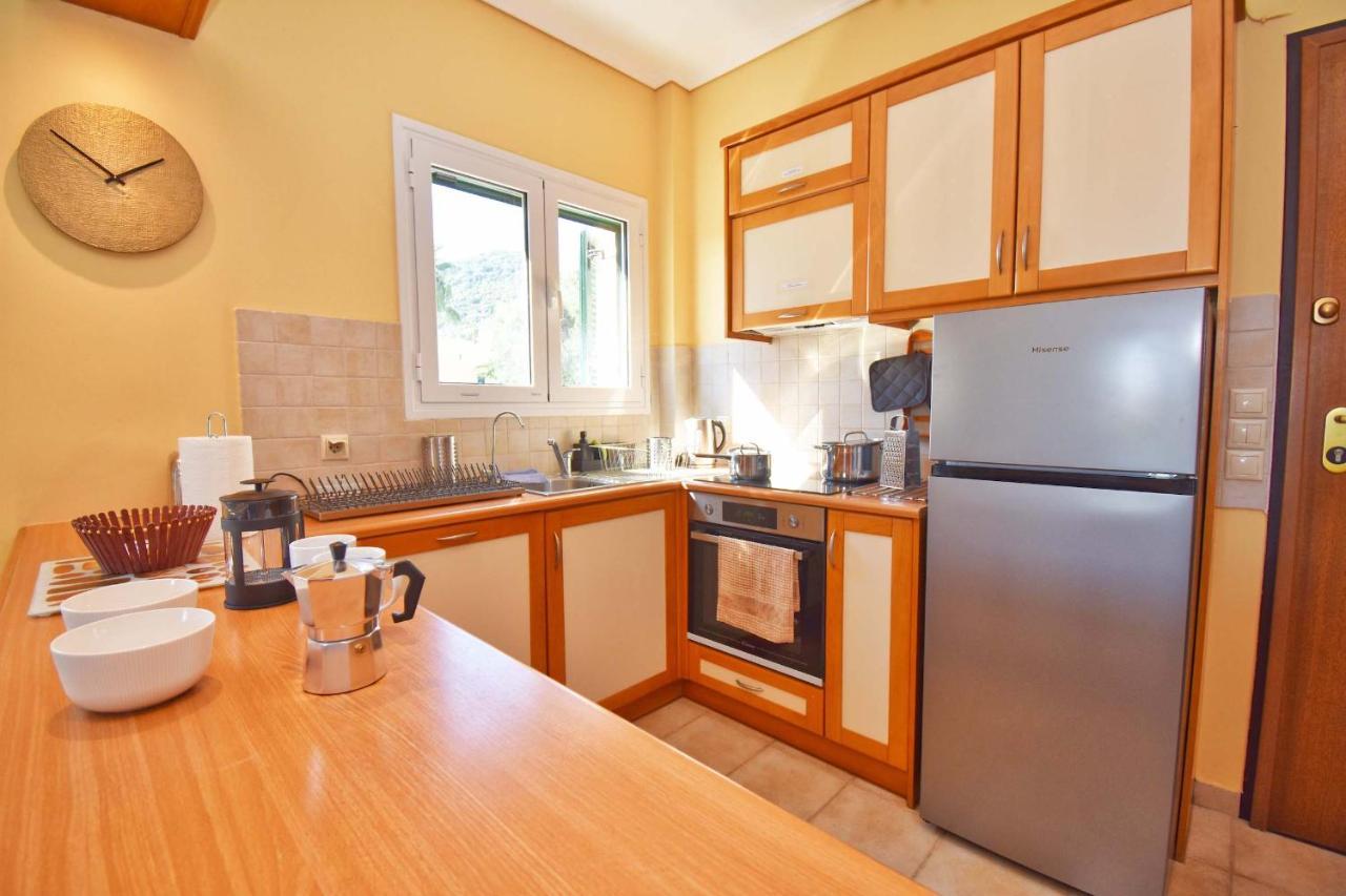 Apartament Pebbles And Sea At Barbati With Shared Pool Zewnętrze zdjęcie