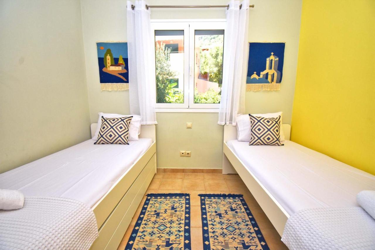 Apartament Pebbles And Sea At Barbati With Shared Pool Zewnętrze zdjęcie